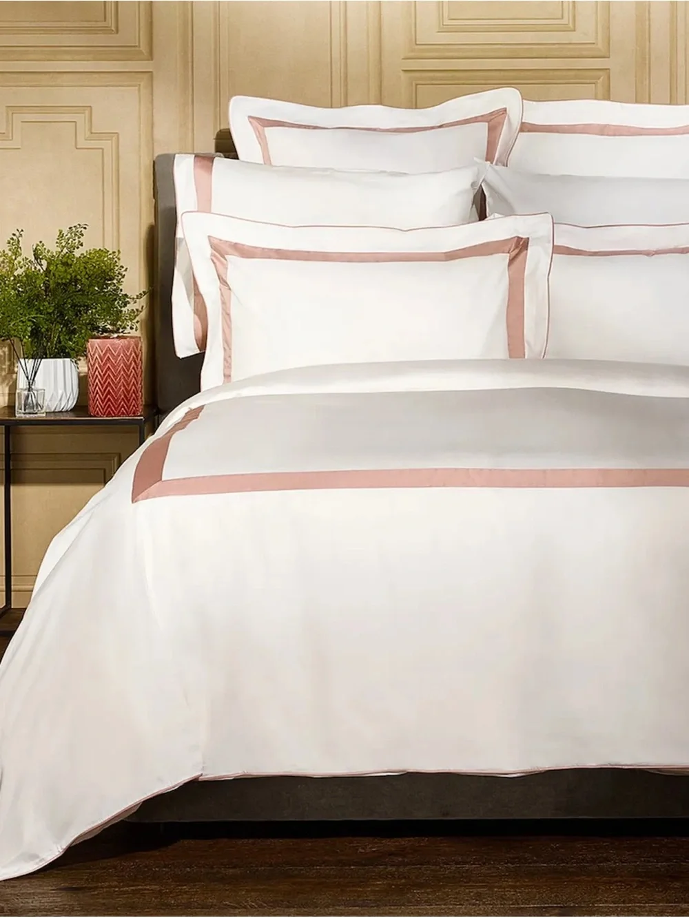 Notte by Bellino Fine Linens Coral Egyptian Cotton Queen Duvet Cover Sham Set
